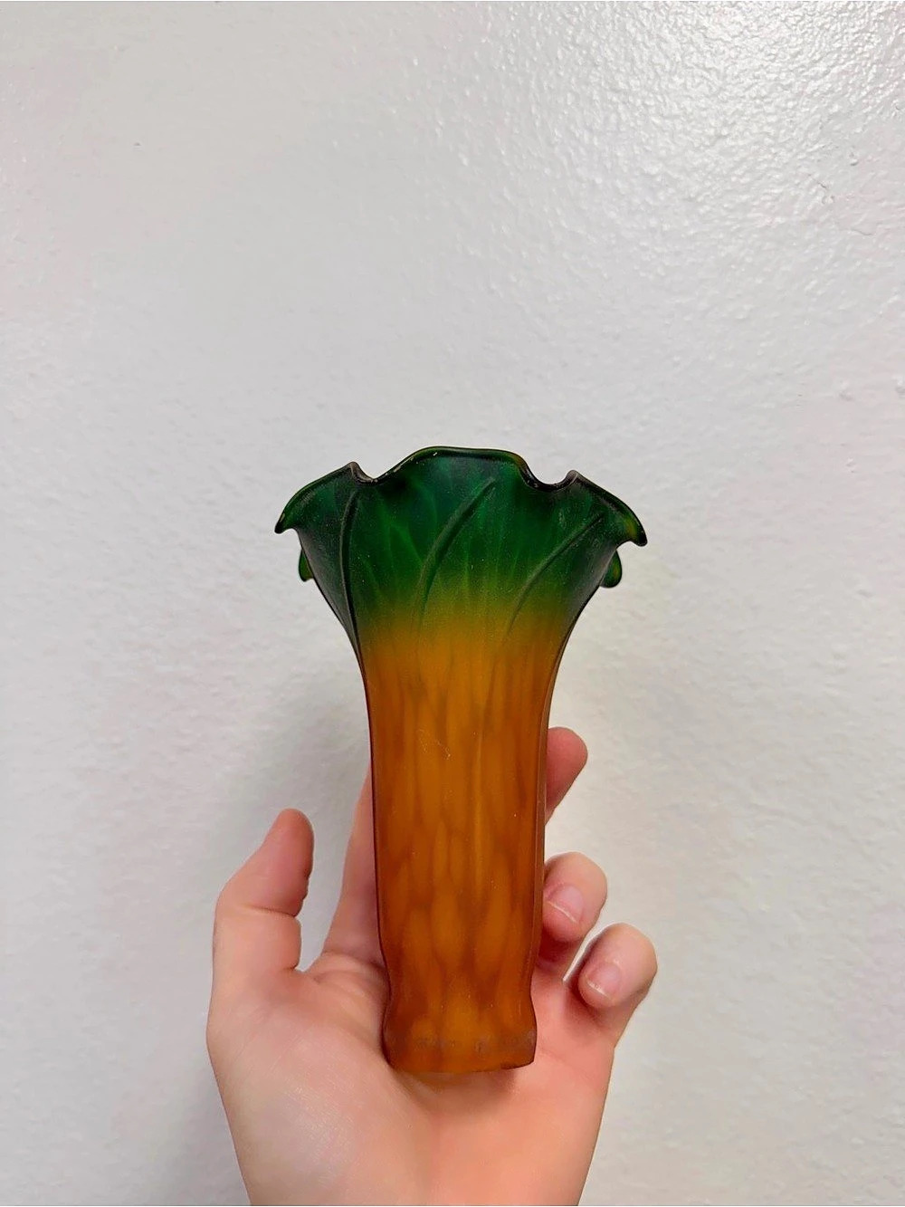 Vtg amber green lily lamp shade tulip Tiffany style blown glass 6”